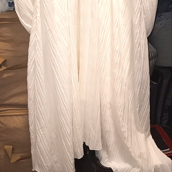 EXPRESS Cream Colored Textured Deep V Gorgeous Goddess Dress! SIZE 14. - Picture 5 of 7